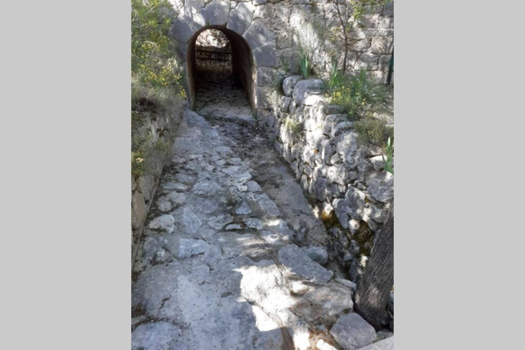 Maisonnette Dans Le Verdon Salernes